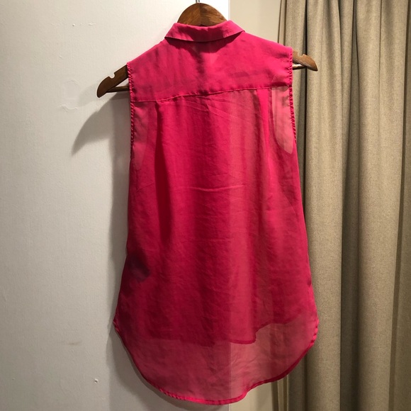H&M Sleeveless Shirt - Picture 2 of 2